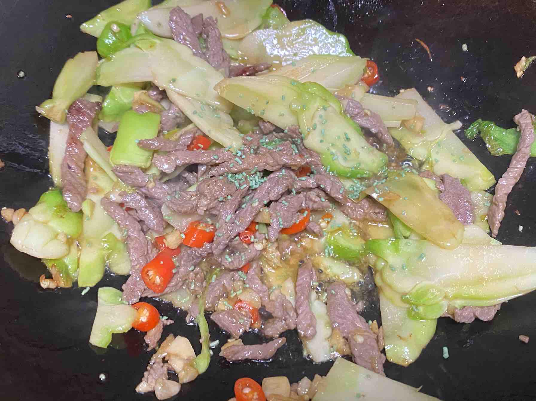 兒菜炒肉絲的做法-家常味炒菜譜