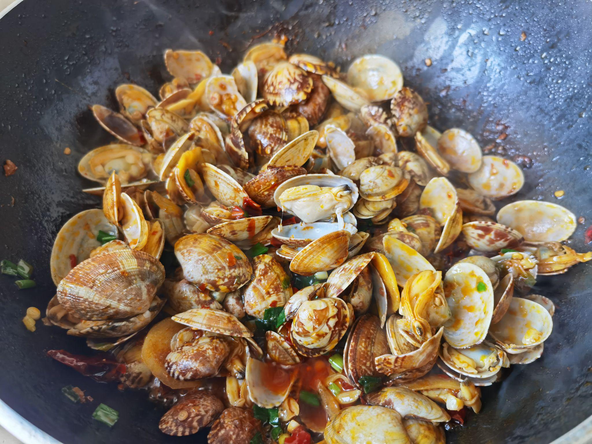 鮮香麻辣的香辣蛤蜊，趕緊來(lái)一份的做法-香辣味炒菜譜