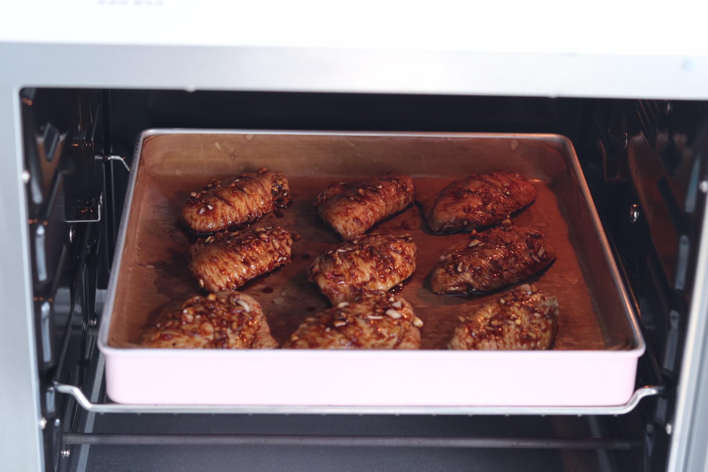 蒜香烤翅的做法-家常味烤菜譜