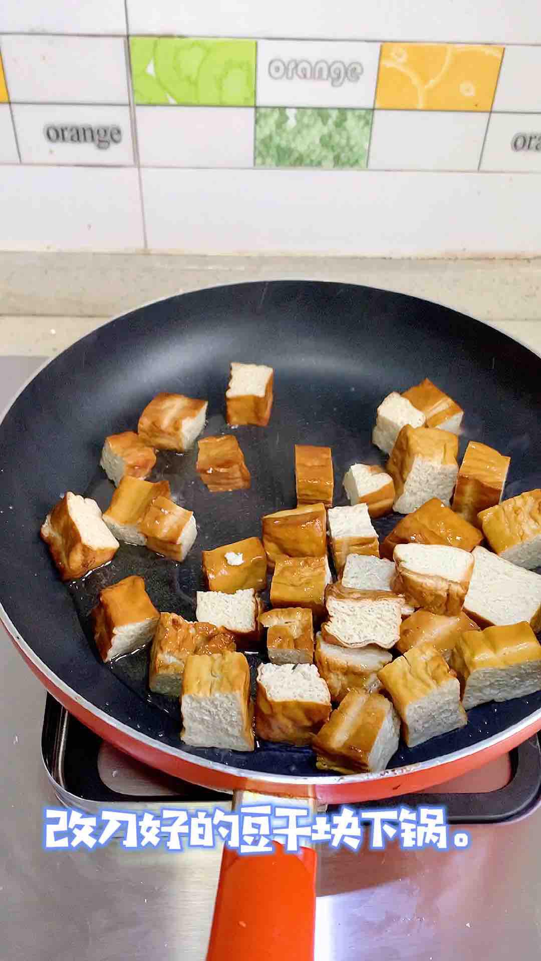 簡單易做的麻婆豆干，即是秒飯菜也是小零嘴的做法-麻辣味燒菜譜