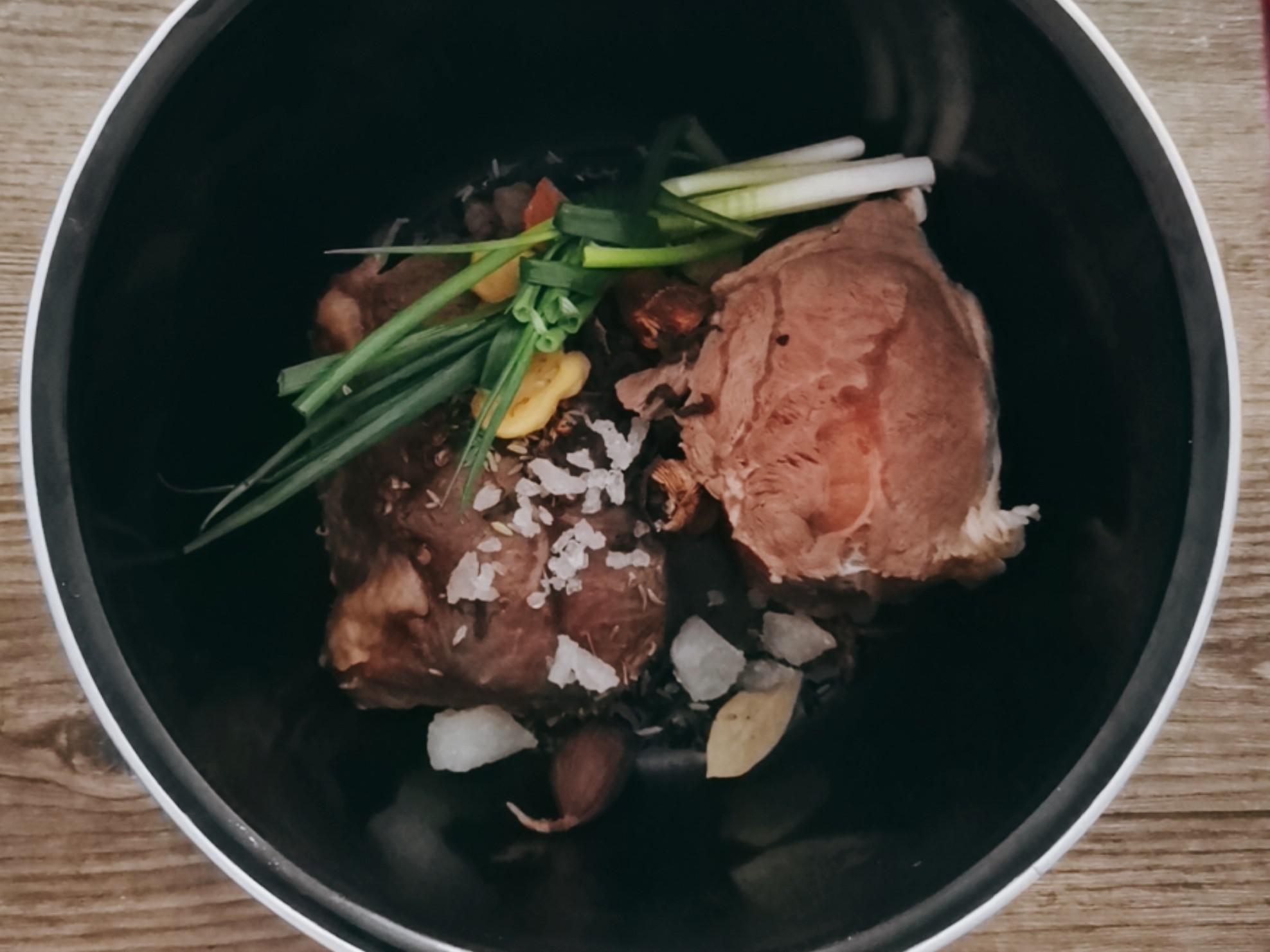 大口喝酒，大口吃肉，水滸醬牛肉客官嘗嘗看？的做法-咸鮮味醬菜譜