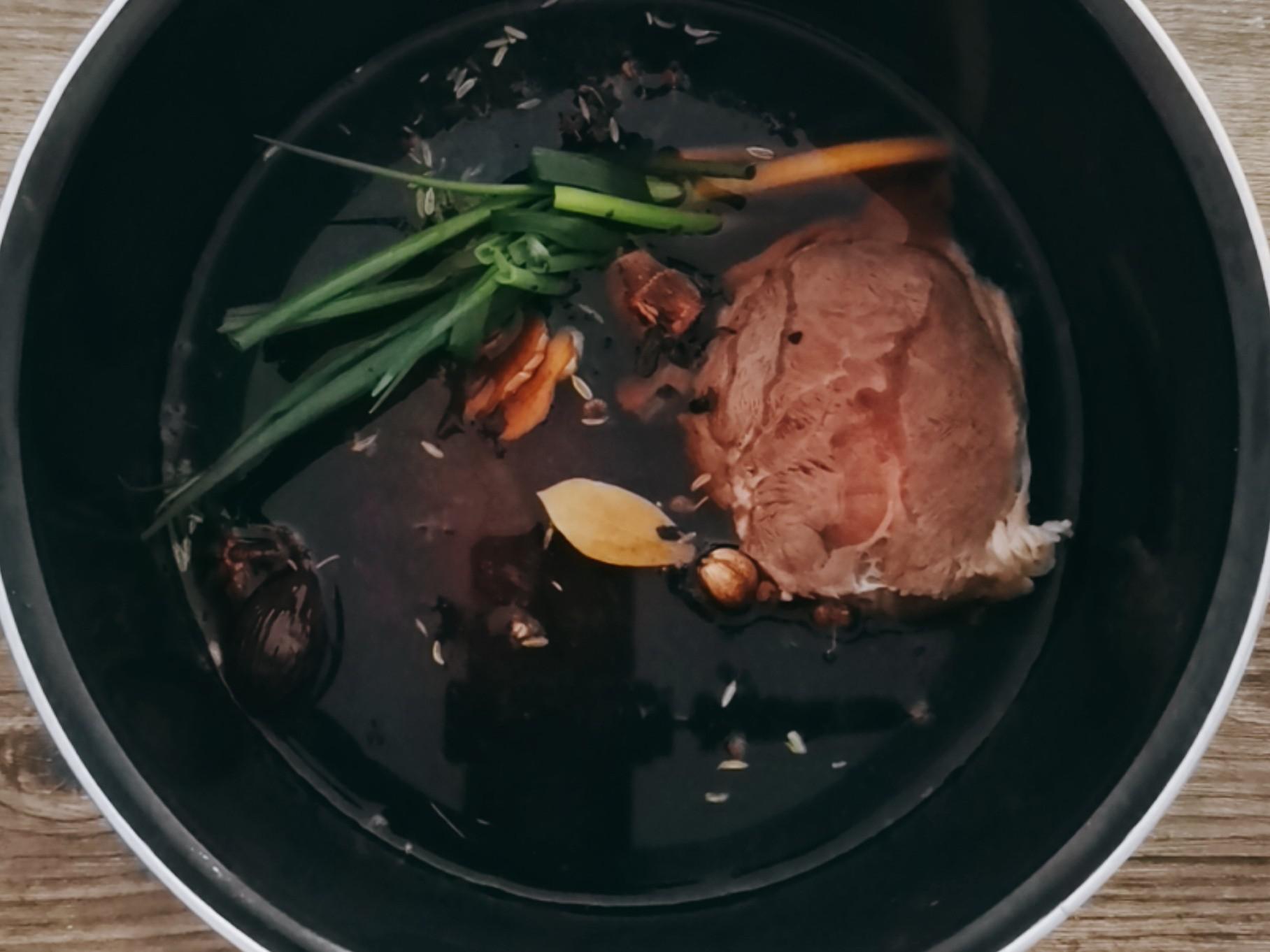 大口喝酒，大口吃肉，水滸醬牛肉客官嘗嘗看？的做法-咸鮮味醬菜譜