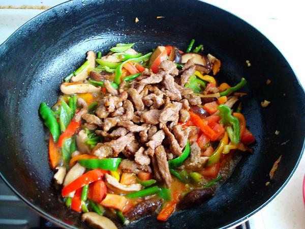 香菇羊肉拌皮帶面的做法-家常味炒菜譜