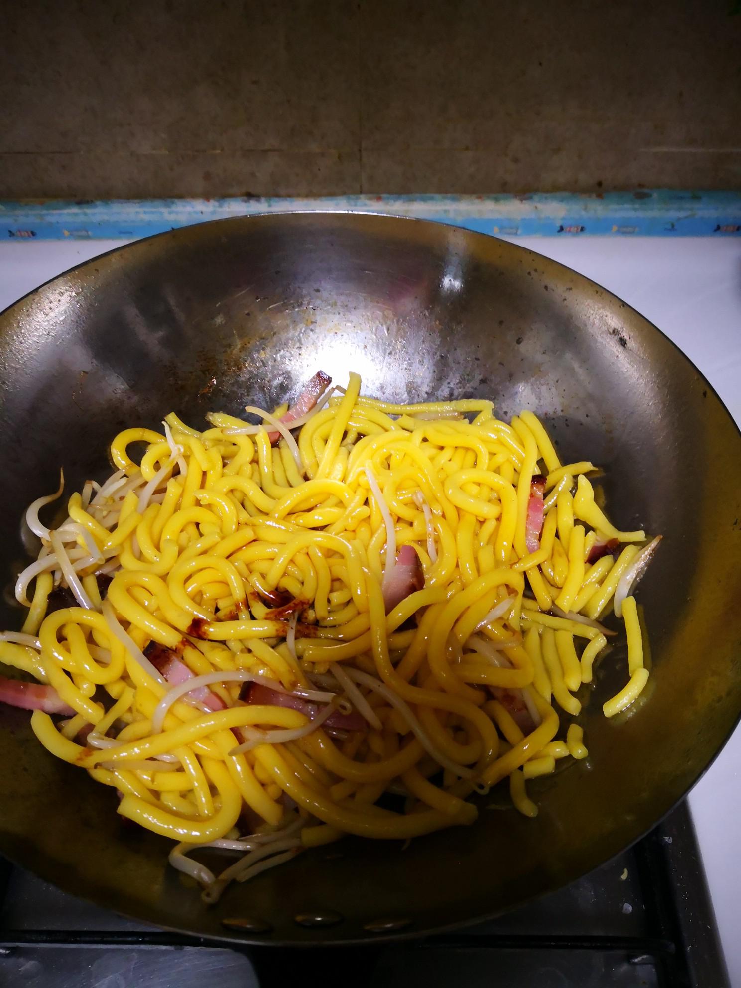 臘肉炒叉子的做法-家常味炒菜譜