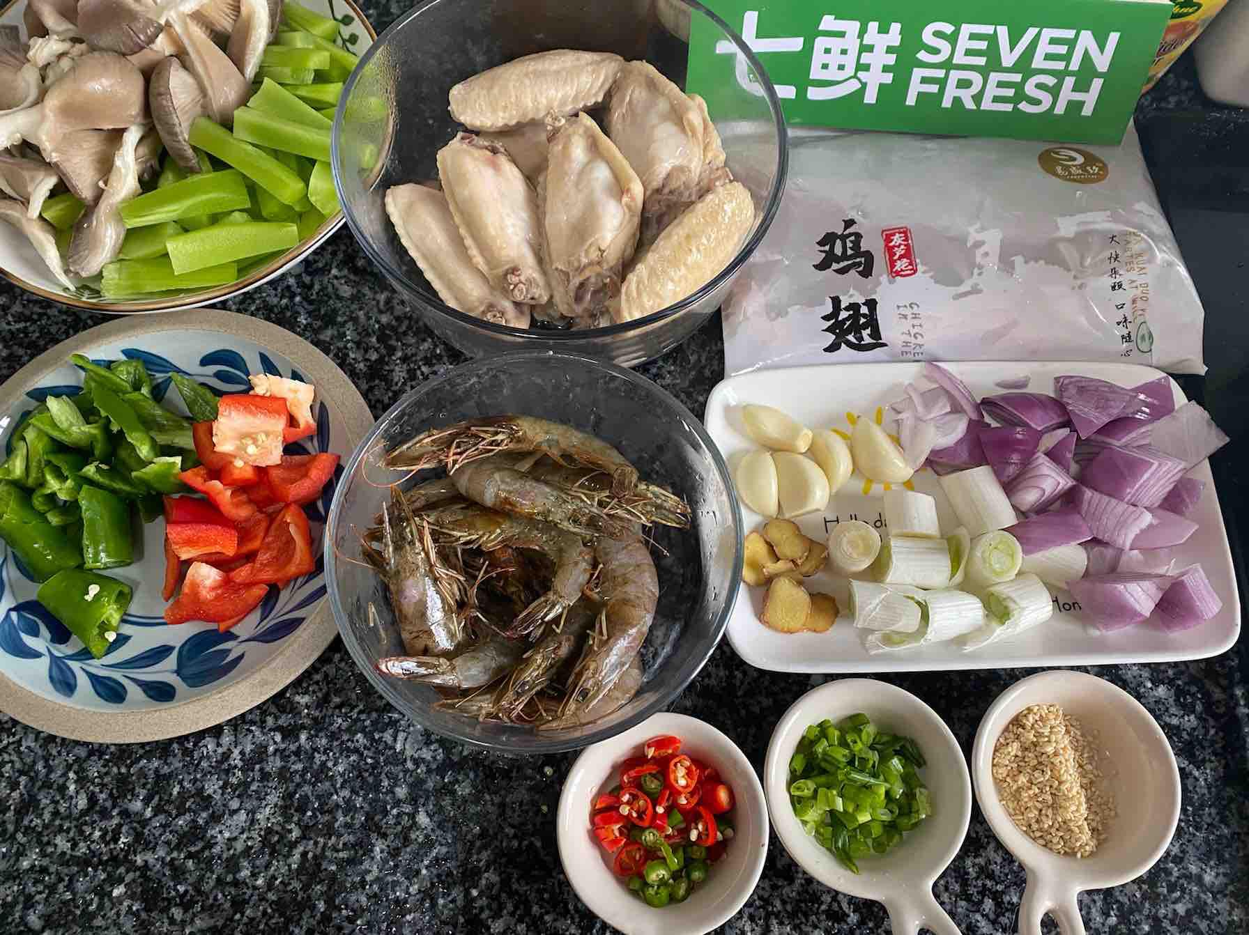 麻辣干鍋翅中蝦的做法-麻辣味燒菜譜