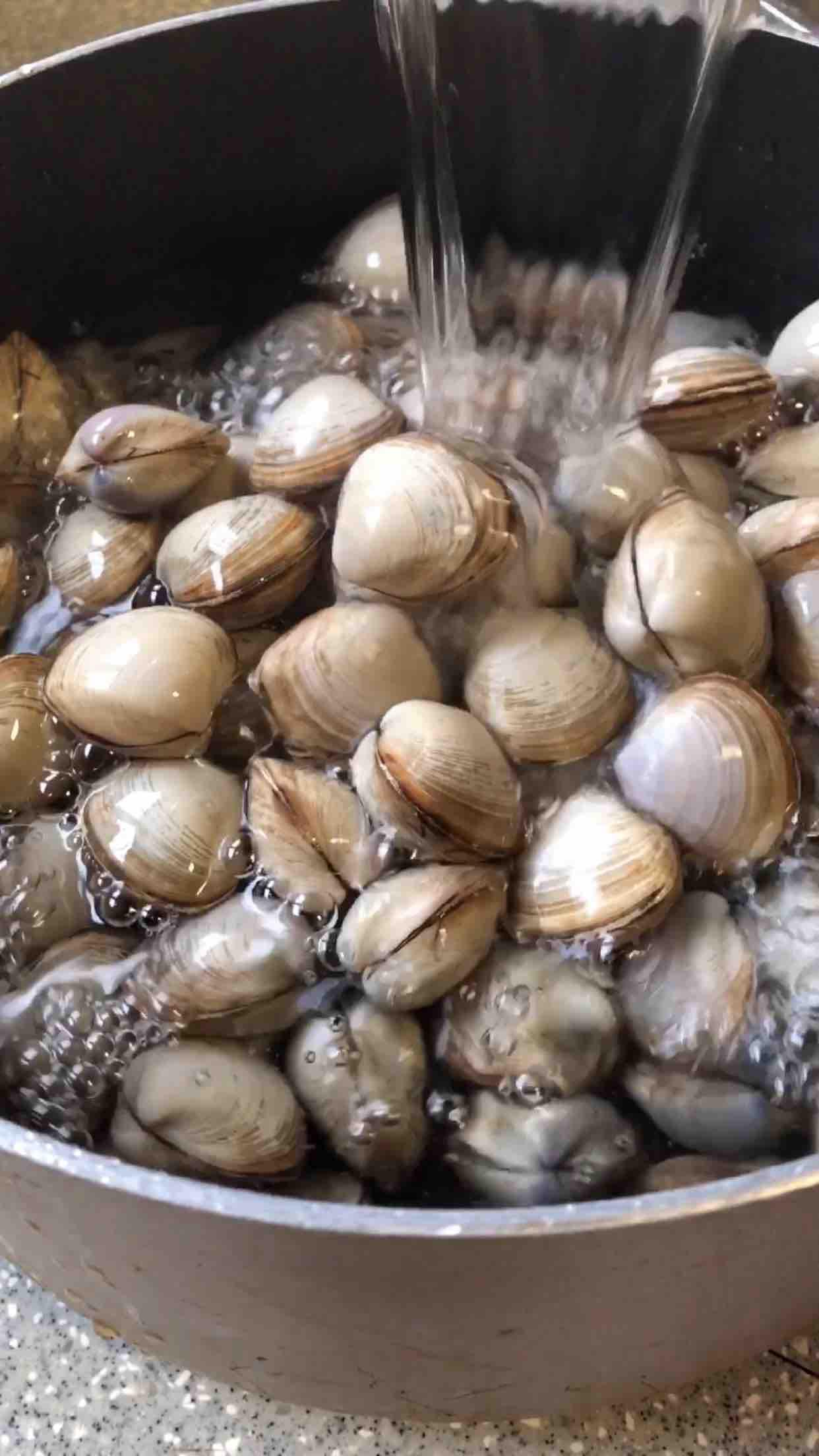 蛤蜊的正確清洗方法的做法-咸鮮味煮菜譜