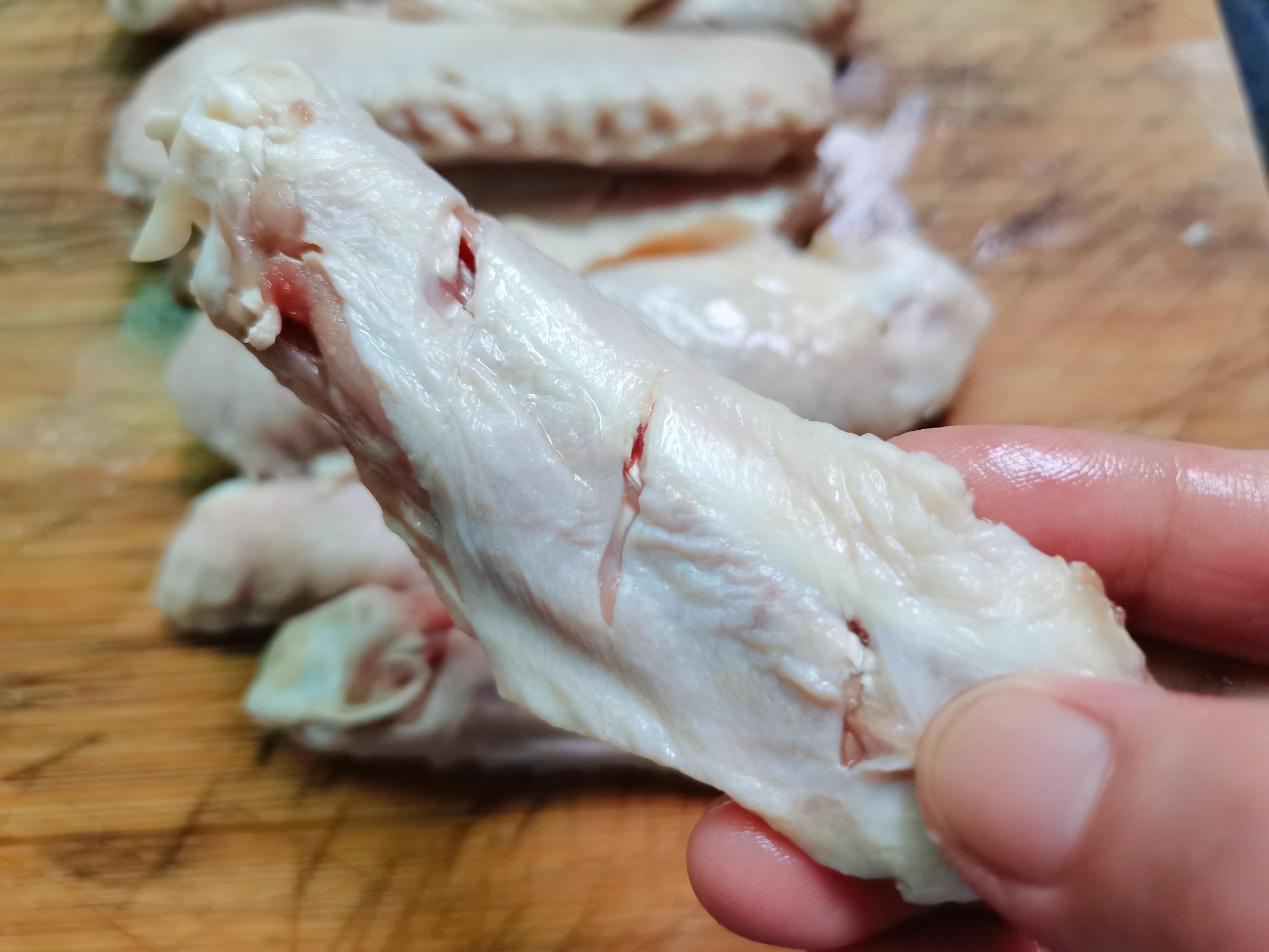 香烤鴨翅的做法-蒜香味烤菜譜-易網健康養生網 香烤鴨翅的做法-蒜香味烤菜譜