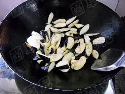 蒜香豆瓣茄子的做法-醬香味燒菜譜