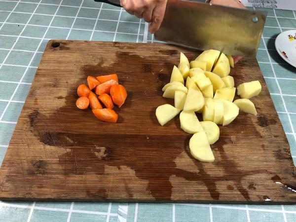 #年味食足#西紅柿土豆燉牛腩的做法-五香味燉菜譜