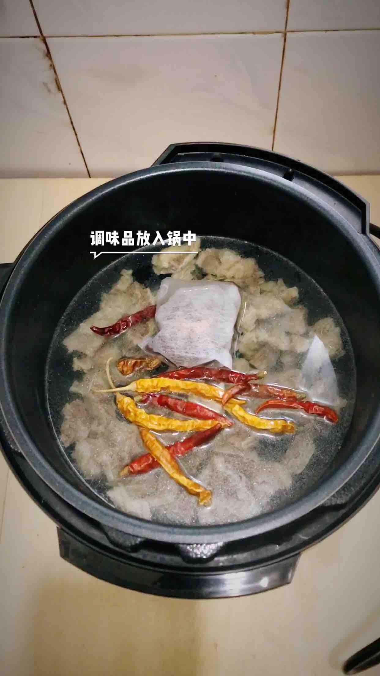 砂鍋燉牛腩的做法-香辣味燉菜譜-易網(wǎng)健康養(yǎng)生網(wǎng) 砂鍋燉牛腩的做法-香辣味燉菜譜