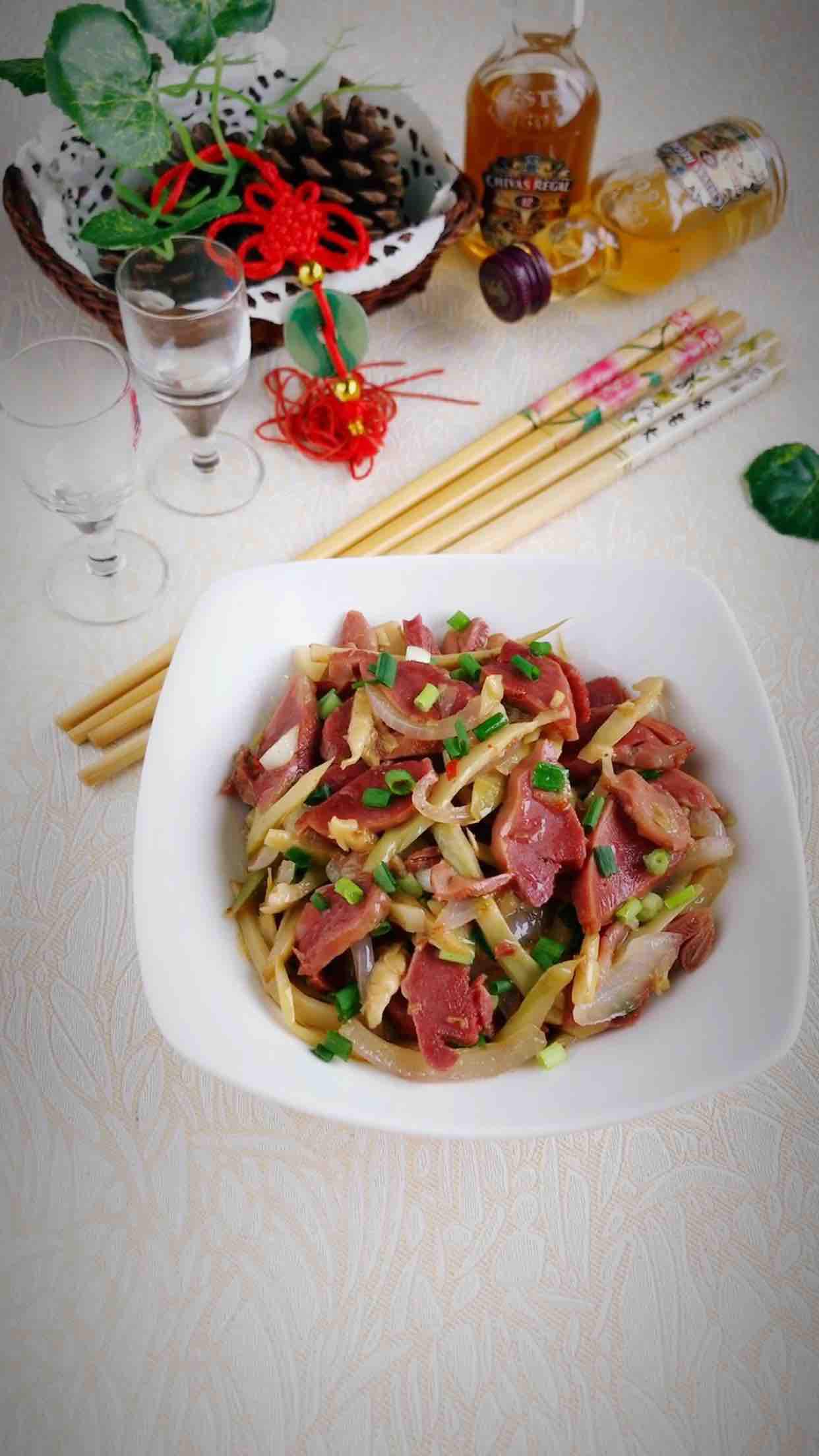 野酸筍鹵鴨肫的做法-酸辣味炒菜譜