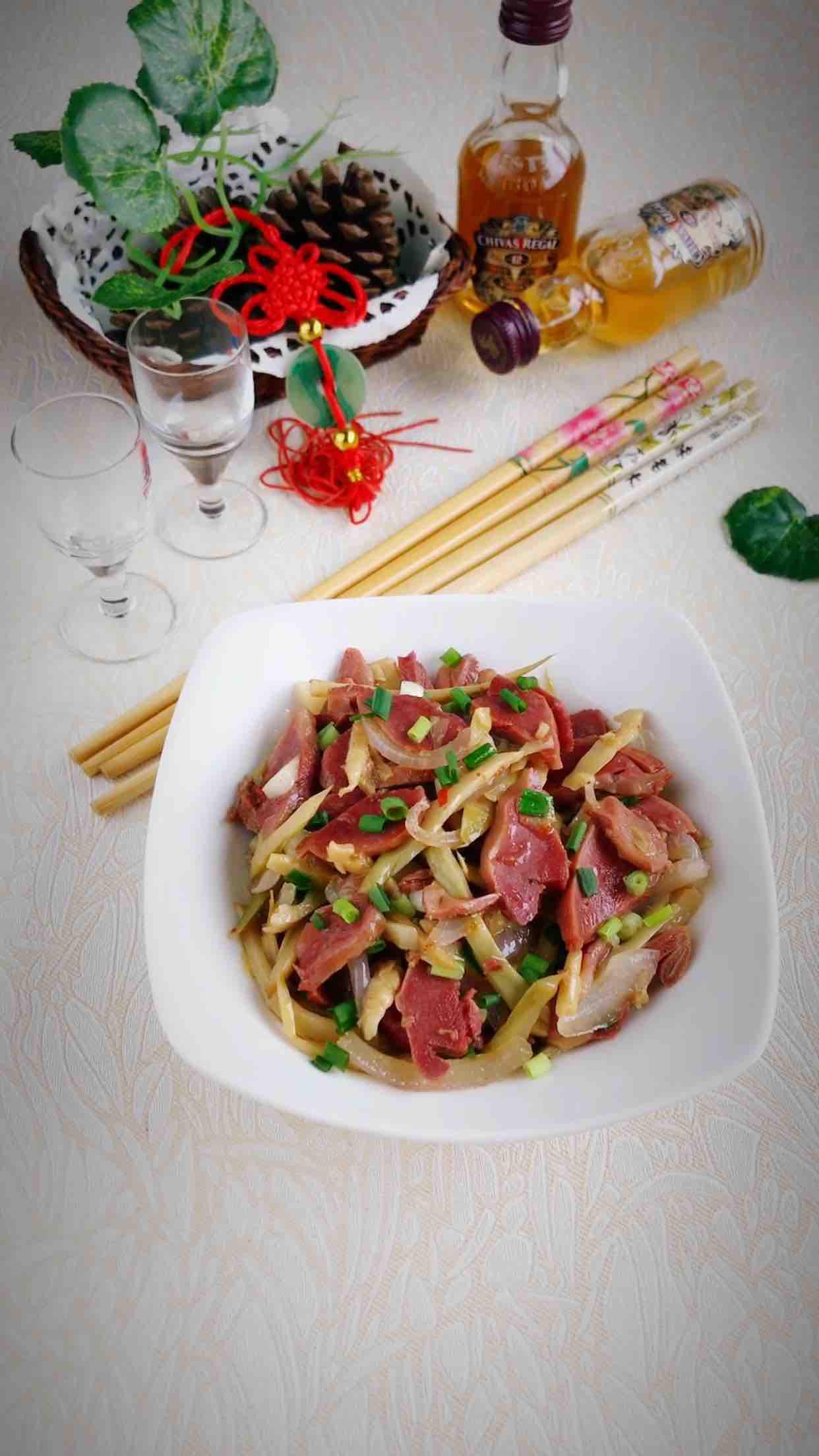 野酸筍鹵鴨肫的做法-酸辣味炒菜譜