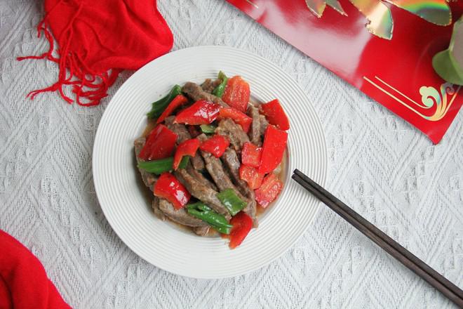 紅紅火火青紅椒小炒牛肉的做法-咸鮮味炒菜譜