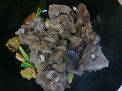 燉羊蝎子的做法-五香味燉菜譜