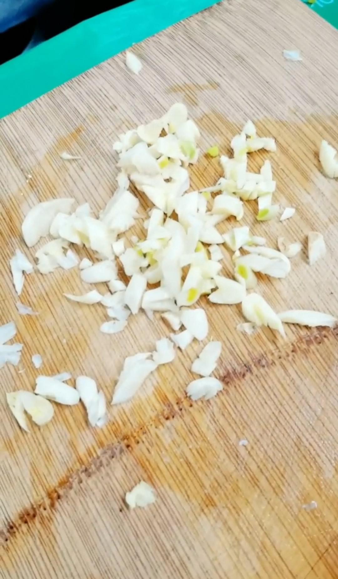 木耳炒肉的做法-咸鮮味炒菜譜