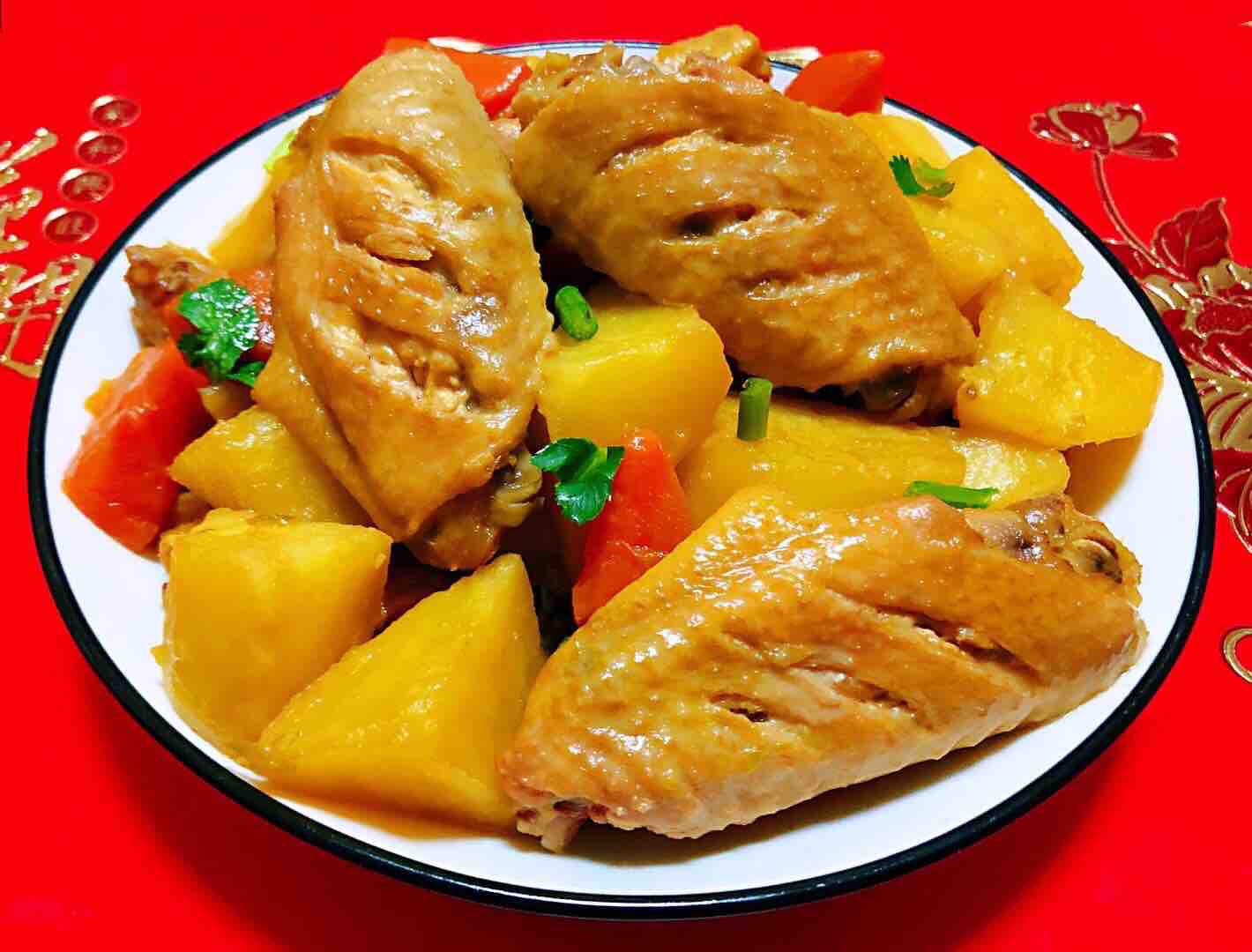 土豆胡蘿卜燉雞翅的做法-咸鮮味燉菜譜