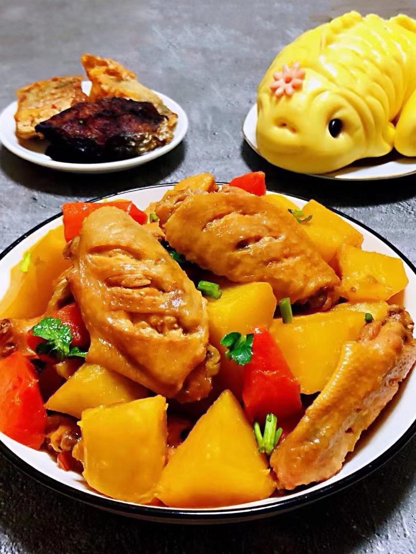 土豆胡蘿卜燉雞翅的做法-咸鮮味燉菜譜