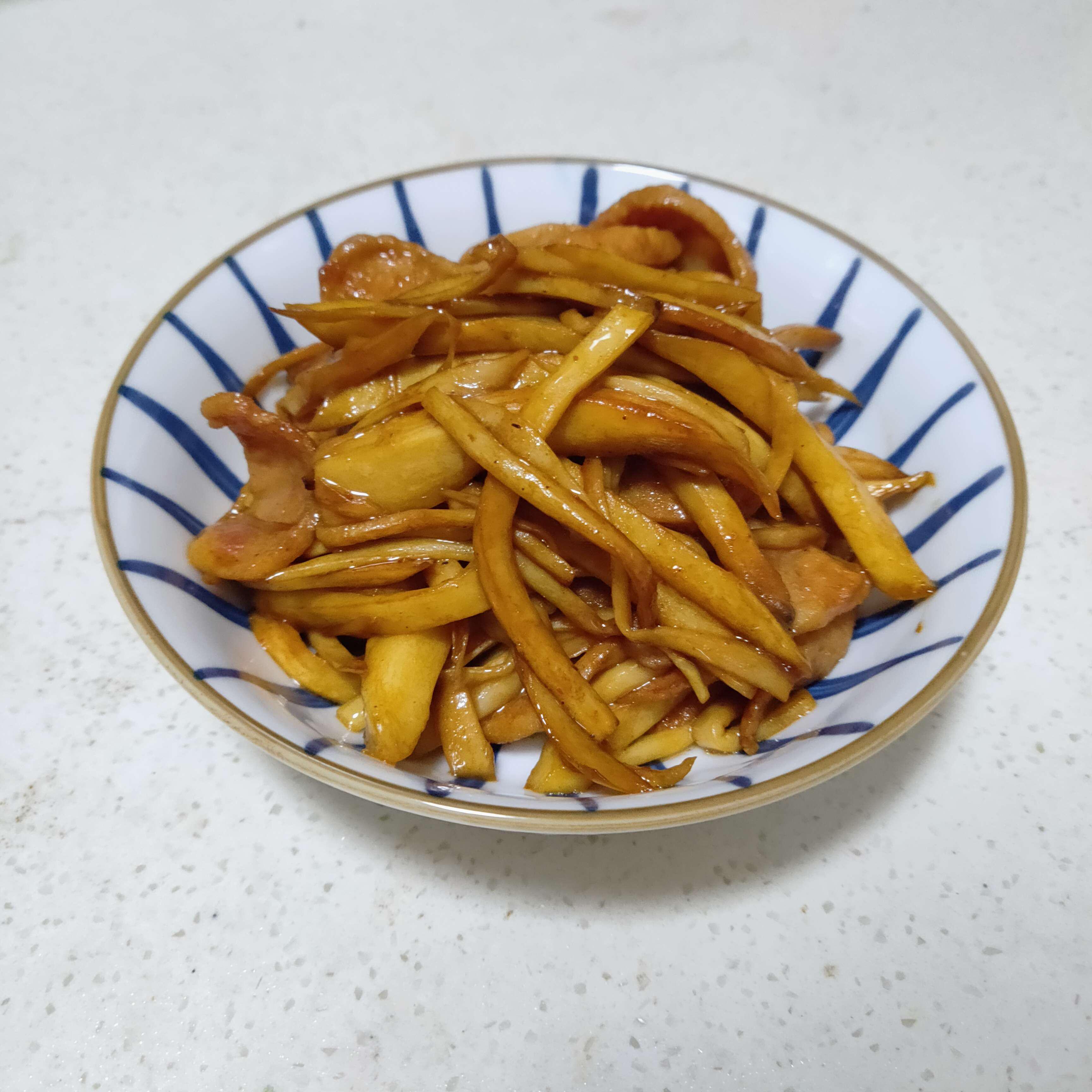 杏鮑菇炒肉腸的做法-咸鮮味炒菜譜