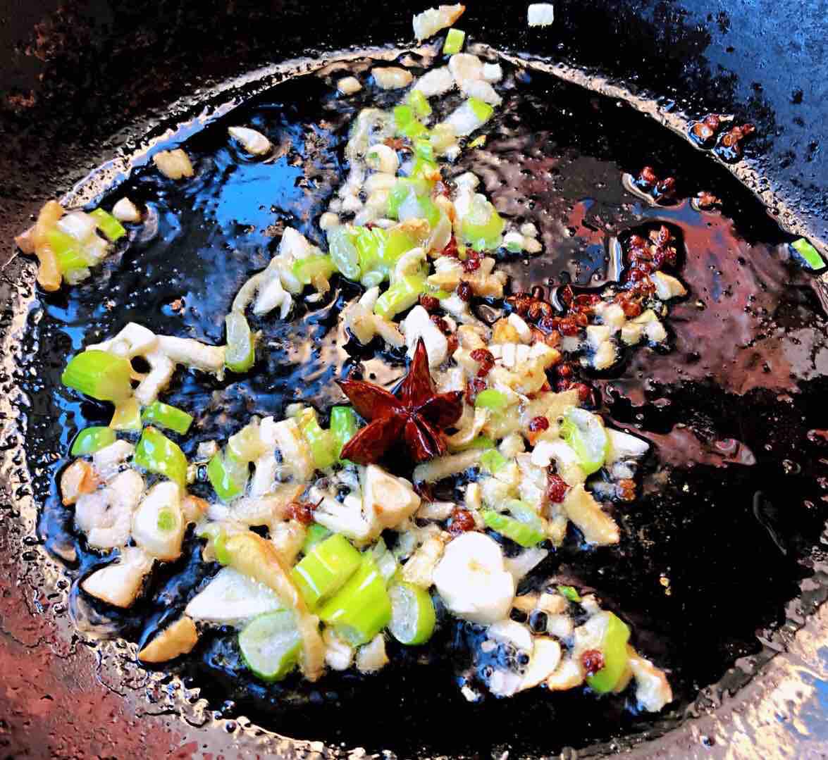 土豆胡蘿卜燉雞翅的做法-咸鮮味燉菜譜