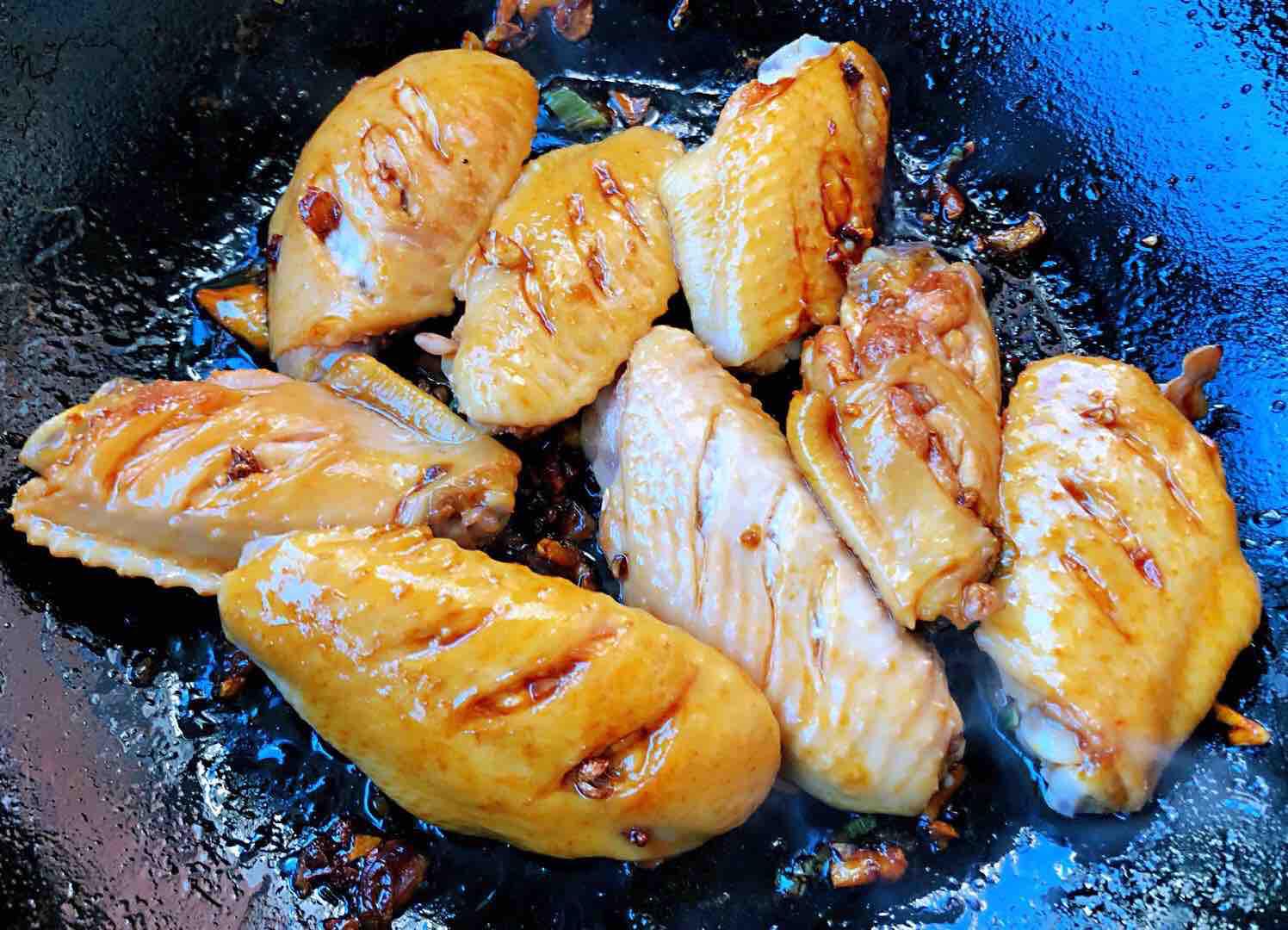 土豆胡蘿卜燉雞翅的做法-咸鮮味燉菜譜