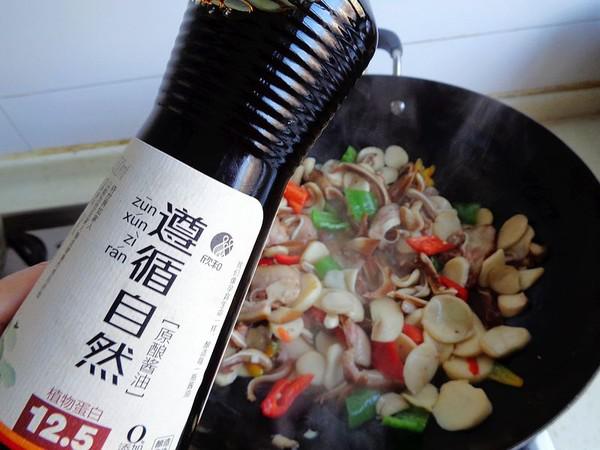 杏鮑菇炒豬耳朵的做法-家常味炒菜譜