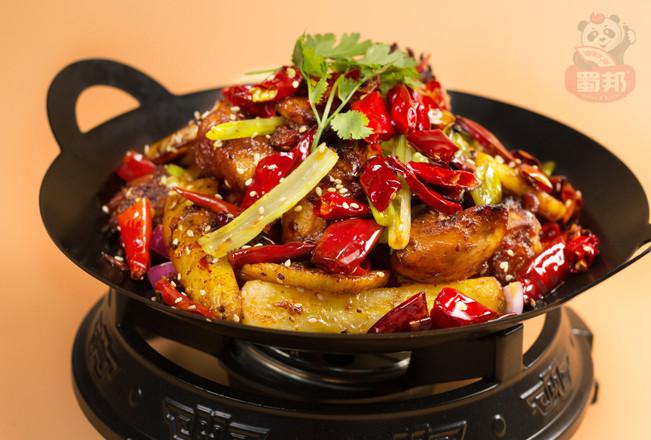 干鍋雞怎樣做才能又香又入味，這個方法收的做法-麻辣味炸菜譜
