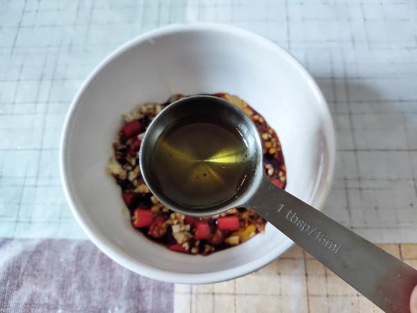 涼拌折耳根的做法-酸辣味拌菜譜