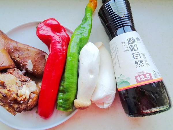 杏鮑菇炒豬耳朵的做法-家常味炒菜譜