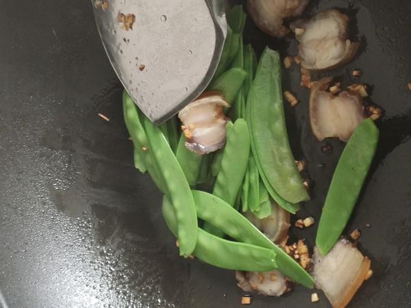 荷蘭豆炒臘肉的做法-咸鮮味炒菜譜