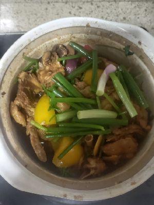 基礎(chǔ)粵菜 沙姜啫啫雞煲的做法-咸鮮味燜菜譜