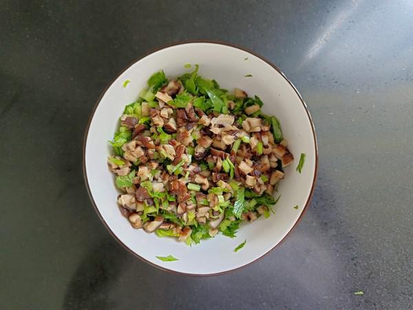 芹菜香菇夾茄子的做法-家常味蒸菜譜