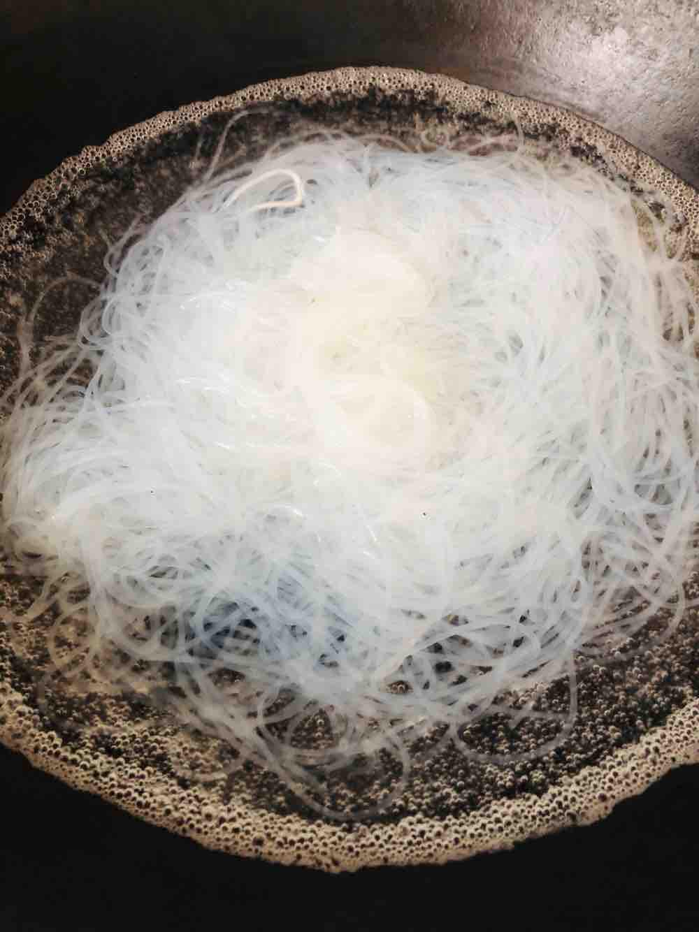 涼拌粉絲的做法-酸辣味拌菜譜