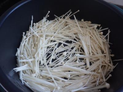 炒素三菌的做法-家常味炒菜譜