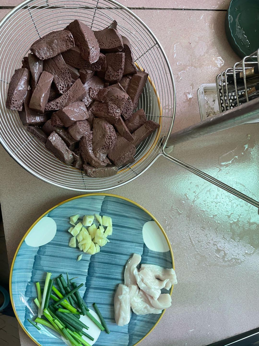 炒豬血的做法-咸鮮味炒菜譜