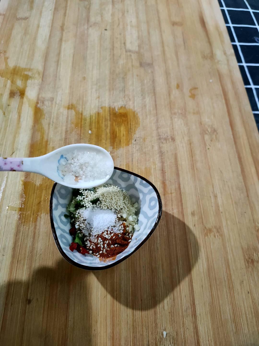 豬皮凍的做法-家常味拌菜譜