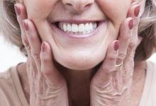 黃黃的牙齒讓人不愛(ài) 美白其實(shí)很簡(jiǎn)單