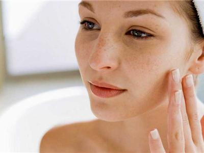 為什么網紅美女拍照自帶濾鏡 學會三招護膚技巧讓肌膚白里透紅