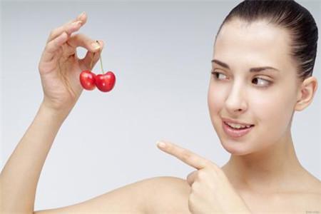 不要再固定使用一套化妝品，更換水乳護膚品的技巧注意事項