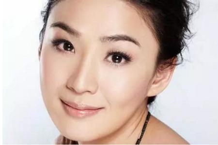 女生臉上愛出油怎么辦,三個方法為打造清爽肌膚-易網(wǎng)健康養(yǎng)生網(wǎng) 女生臉上愛出油怎么辦,三個方法為打造清爽肌膚