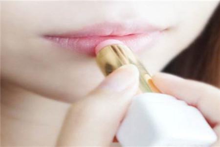 敏感肌有什么特征 什么原因造成敏感肌