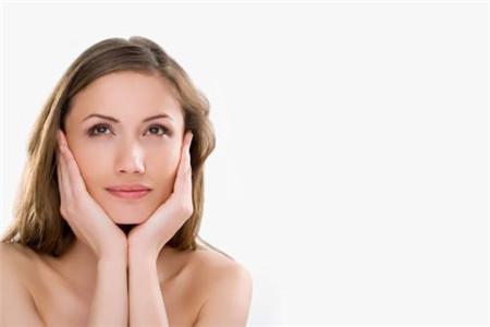 緩解肌膚問題,敏感肌患者應該注意的那些護膚技巧-易網<a href=http://www.logojc.com/ target=_blank class=infotextkey>健康養生</a>網 緩解肌膚問題,敏感肌患者應該注意的那些護膚技巧