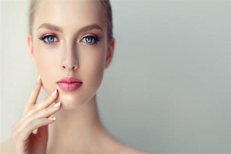 敏感肌經常性出現紅血絲，緩解臉部肌膚刺激是關鍵