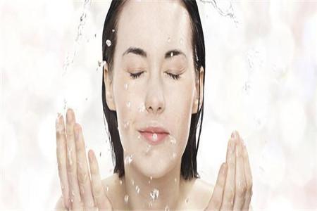 敏感肌經常性出現紅血絲，緩解臉部肌膚刺激是關鍵