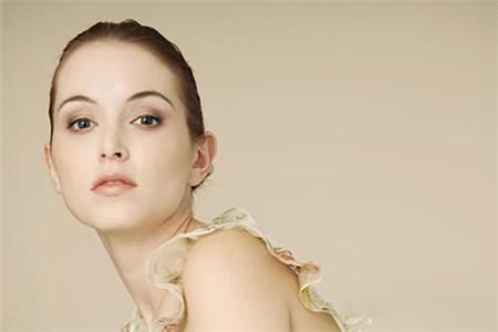 肌膚長痘頻發(fā)，三大要點兩大步驟讓祛痘方法更簡單