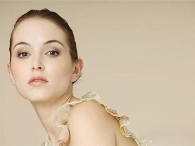 肌膚長痘頻發(fā)，三大要點兩大步驟讓祛痘方法更簡單