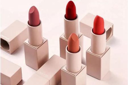 學生黨最喜歡的八款口紅品牌排行榜,迪奧的平價替代-易網<a href=http://www.logojc.com/ target=_blank class=infotextkey>健康養生</a>網 學生黨最喜歡的八款口紅品牌排行榜,迪奧的平價替代