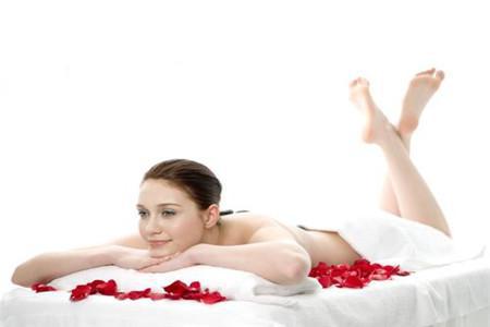 肌膚白皙細膩的重大秘訣，合理使用睡前護理的七大技巧