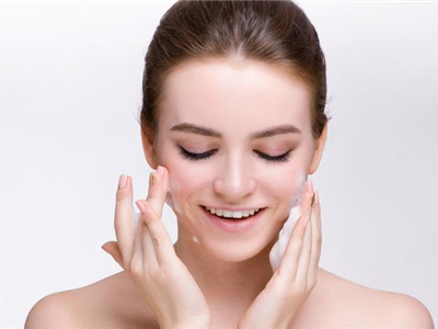 痘痘復(fù)發(fā)總是令人煩惱，注意三個(gè)方面才能靈活防治