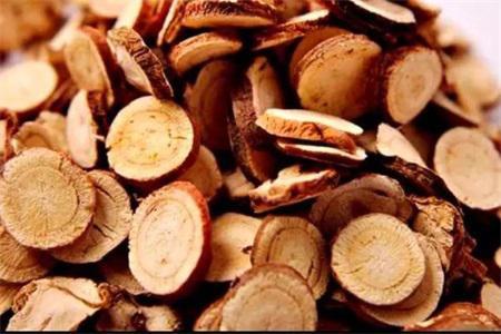 甘草的功效與作用,甘草對女性的價值可美白還能抗衰老-易網<a href=http://www.logojc.com/ target=_blank class=infotextkey>健康養生</a>網 甘草的功效與作用,甘草對女性的價值可美白還能抗衰老