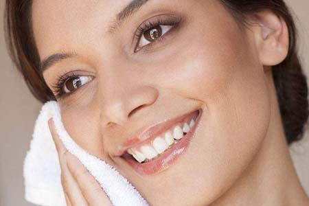 洗臉用洗臉巾好還是毛巾好？洗臉巾的用途有哪些？